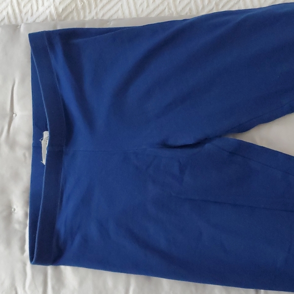 2/$30• Forever 21• Low Rise Cotton Cropped Leggings - Picture 5 of 8